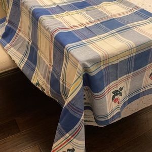 Crate and Barrel Table Cloth 52”x52” Vintage